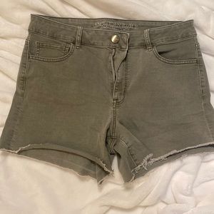 American Eagle hi-rise Shortie